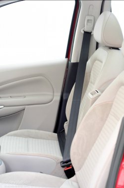 Citroen C3 Picasso passenger seat belt