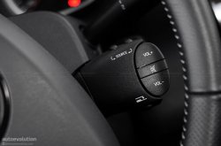 Dacia Duster sound system steering wheel controls