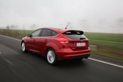 2015 Ford Focus Facelift in the rain