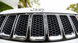 2014 JEEP Grand Cherokee SRT front grille