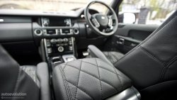 KAHN Range Rover Harris Tweed Edition center console