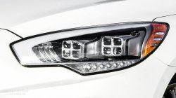 2015 Kia K900 headlight