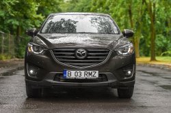 2016 Mazda CX-5 front grille