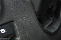 Mercedes Benz C 200 knee airbag badge