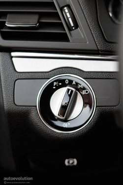 Mercedes Benz E 350 CDI Coupe headlight controls