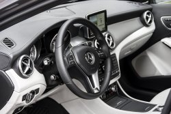 2015 MERCEDES-BENZ GLA250 4Matic steering wheel