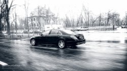 2015 MERCEDES-BENZ S500 Plug-In Hybrid driving in rainy weather