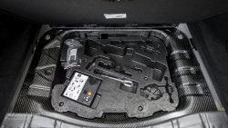 MERCEDES-BENZ S63 AMG 4Matic carbon fiber spare wheel recess