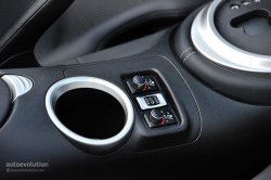 Nissan 370Z Roadster seat heating and ventilation control