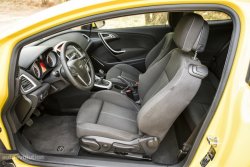 OPEL Astra GTC front seats
