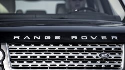 Range Rover Supercharged front grille