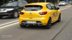 RENAULT Clio RS 200 in city