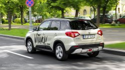 2015 SUZUKI Vitara 1.6 AllGrip city driving