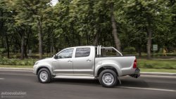 TOYOTA Hilux facelift on the road