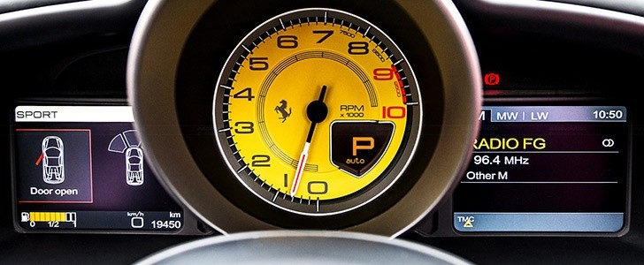 Ferrari 458 Italia Spider Tacho Karbon Abdeckung Speedometer