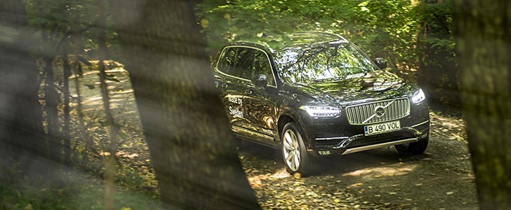 2016 VOLVO XC90 T6 - Page - 1